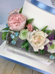 sugar roses wedding cake