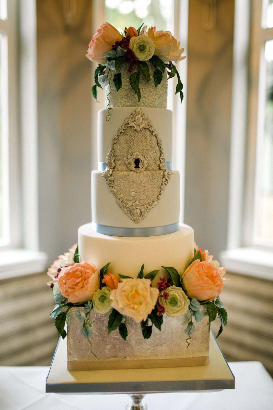 silver leaf wedding cake