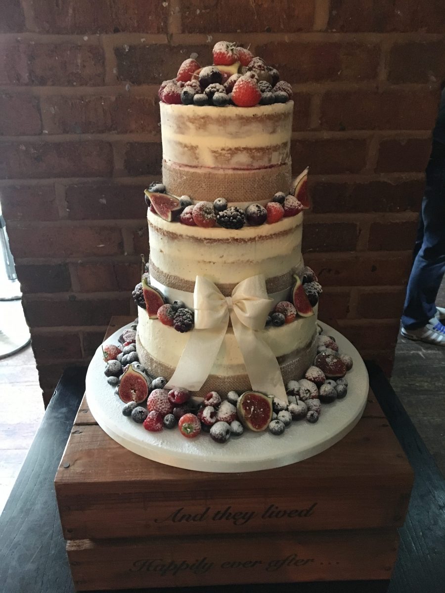 12 Charming Semi-Naked Cakes - Find Your Cake Inspiration