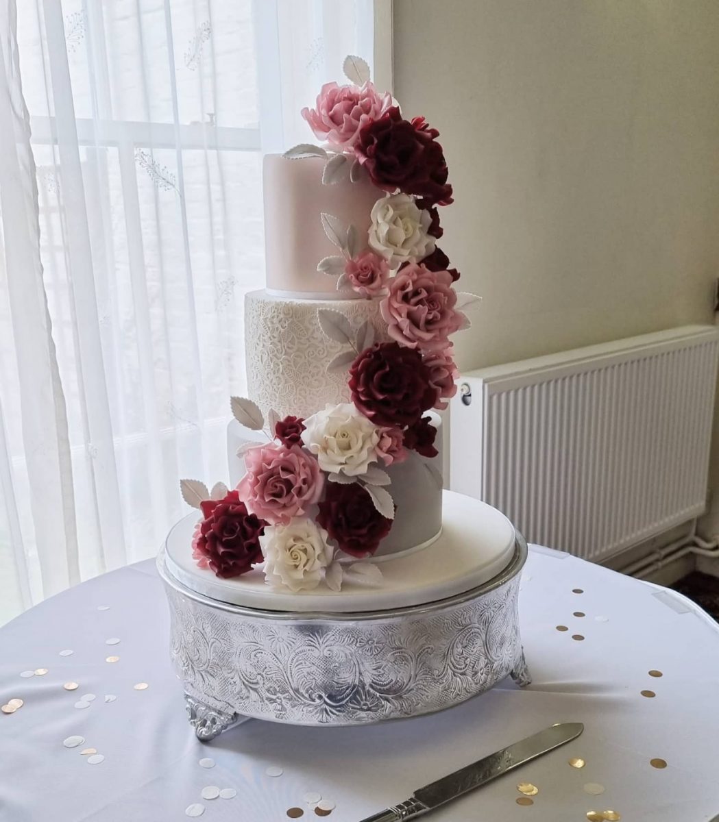 Maroon N' White Cake | Customzied Flower Cake | Best Cake Gift for Her