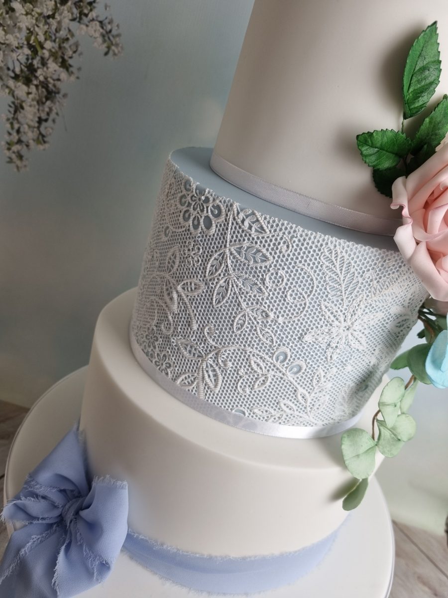 Sugar flowers wedding cake